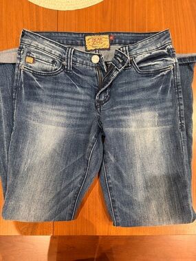 Dear John Women’s Cropped Blue Jeans